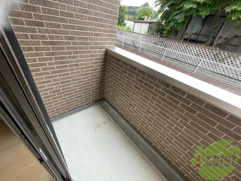 バルコニー　バルコニーはこちらです。広いのでのびのびと作業ができますね