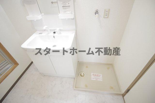 洗面設備　スペースが確保できる洗面所です