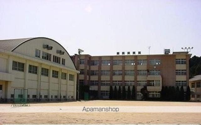 中学校　今治市立桜井中学校（中学校）まで450m