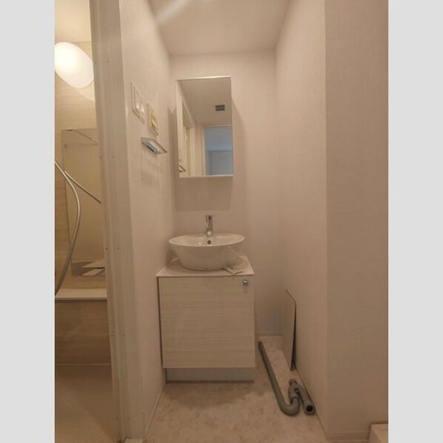 洗面設備　同施工の参考写真です