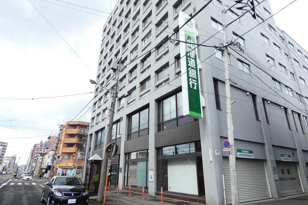 銀行　北海道銀行行啓通支店（銀行）まで400m