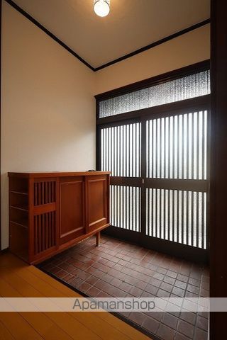 山本6丁目戸建IIの玄関写真