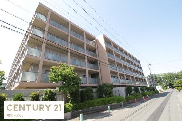 建物外観　鉄筋コンクリート5階建2階部分です