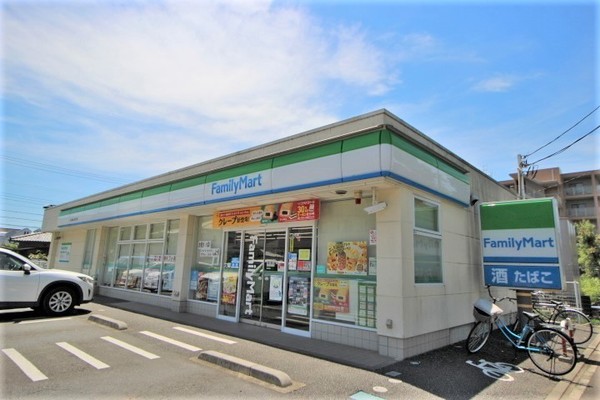 コンビニ　ファミリーマート鶴ヶ島富士見四丁目店（コンビニ）まで273m