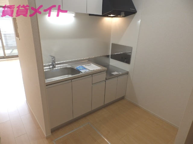 キッチン　反転タイプ参考写真