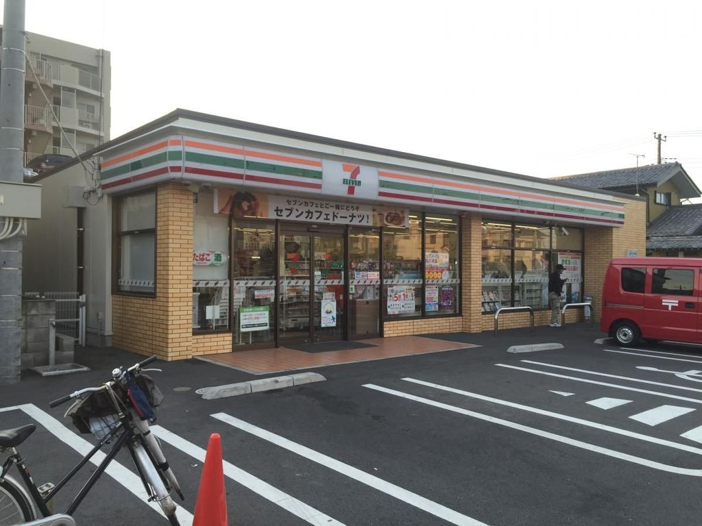 コンビニ　セブンイレブン草加氷川北店（コンビニ）まで100m