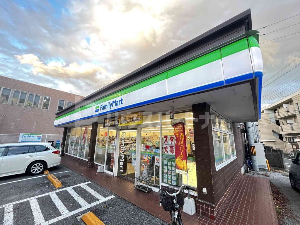 コンビニ　ファミリーマート八柱桜通り店（コンビニ）まで290m