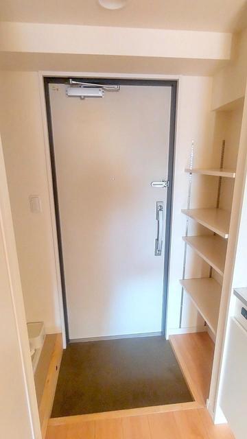 玄関　別部屋同タイプ