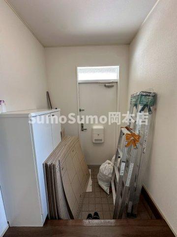 玄関　収納もある玄関です