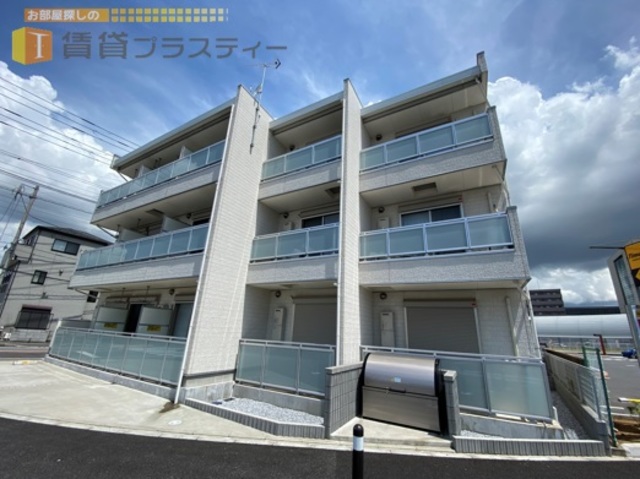 建物外観　爽やかな外観が目を惹きます。
