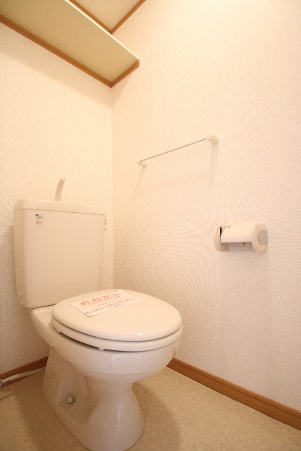 トイレ　※別室の参考写真の為、現況優先です。