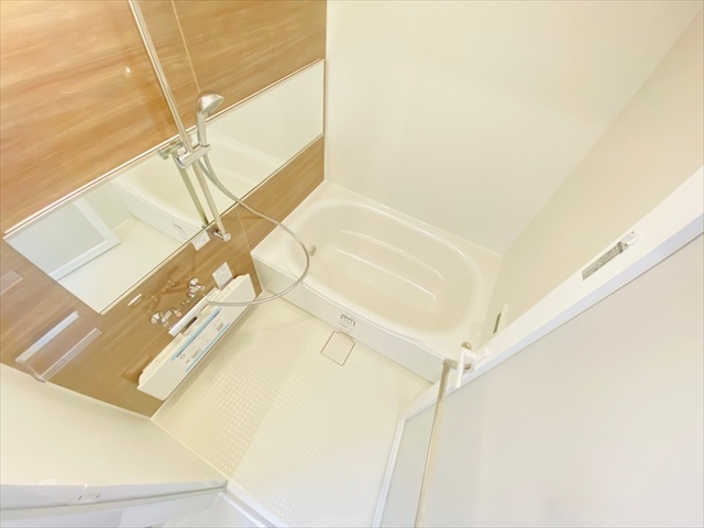バス・シャワールーム　同一建物内６０３号室内装写真転載