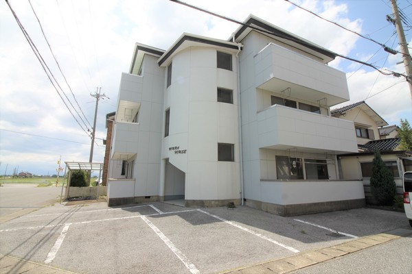 建物外観　全室角部屋！