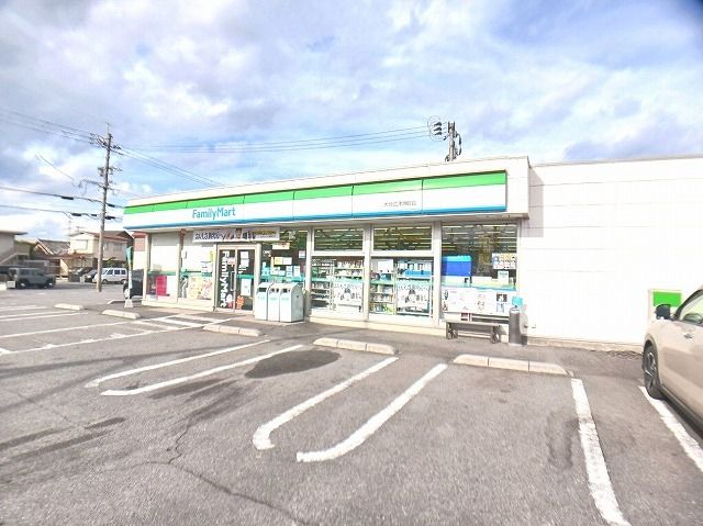 コンビニ　ファミリーマート　乙津港店（コンビニ）まで190m