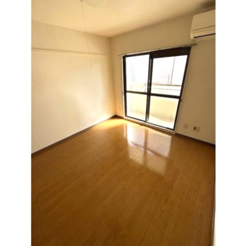 居室・リビング　※写真は同じマンションの違う部屋のものになります。