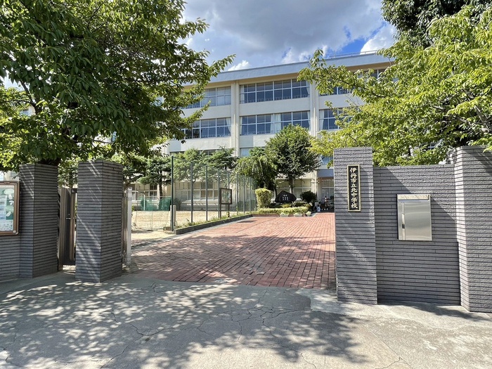 中学校　北中学校（中学校）まで1900m