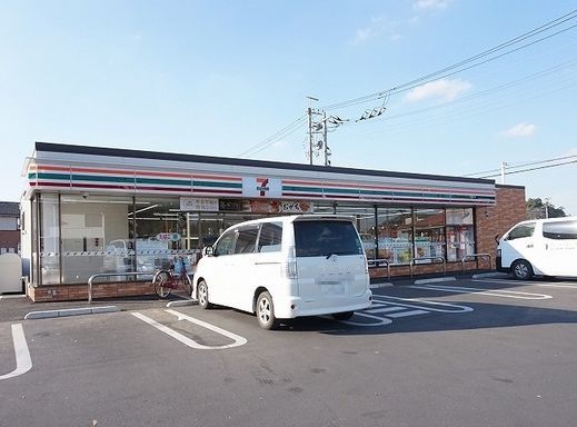 コンビニ　セブンイレブン（コンビニ）まで500m