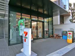 コンビニ　セブンイレブン市ヶ谷駅西店（コンビニ）まで151m
