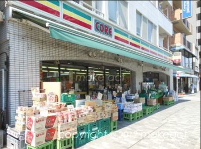 コンビニ　コア三田店（コンビニ）まで744m
