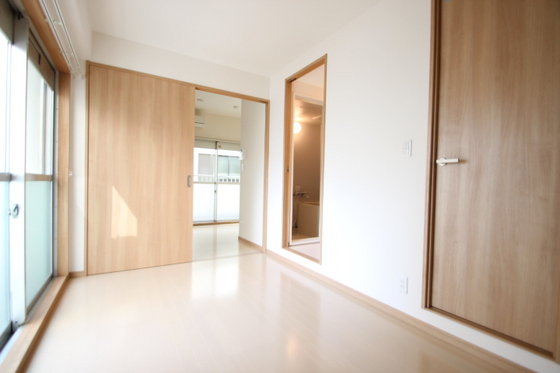 居室・リビング　※別部屋の写真です