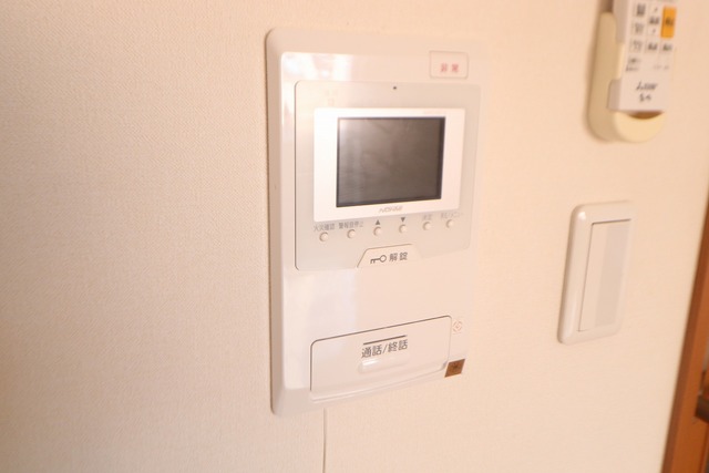 セキュリティ　モニター付きインターホン