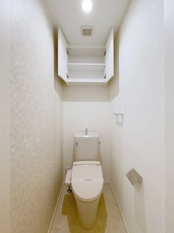 トイレ　※同建物ほかのお部屋の写真です。