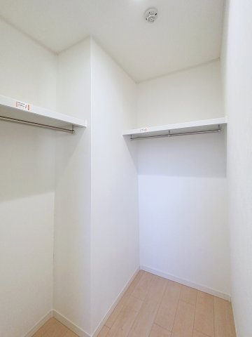 収納　※同建物ほかのお部屋の写真です。
