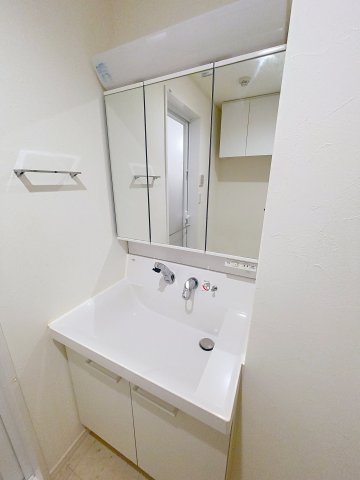 洗面設備　※同建物ほかのお部屋の写真です。