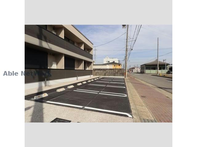 駐車場　駐車場