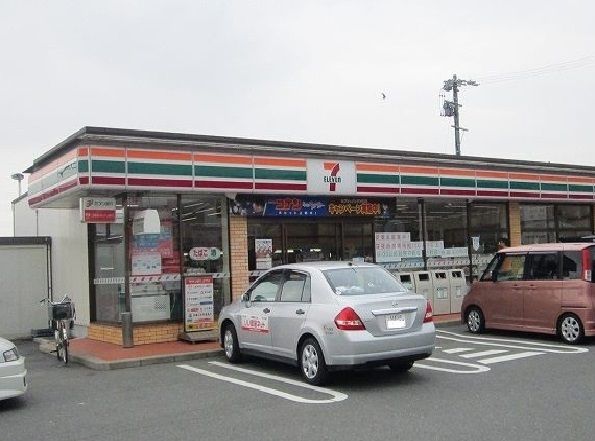 コンビニ　セブンイレブン（コンビニ）まで400m