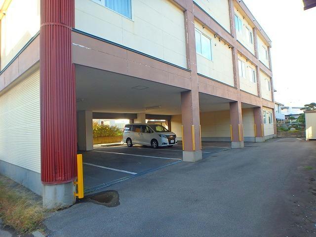 駐車場　駐車場