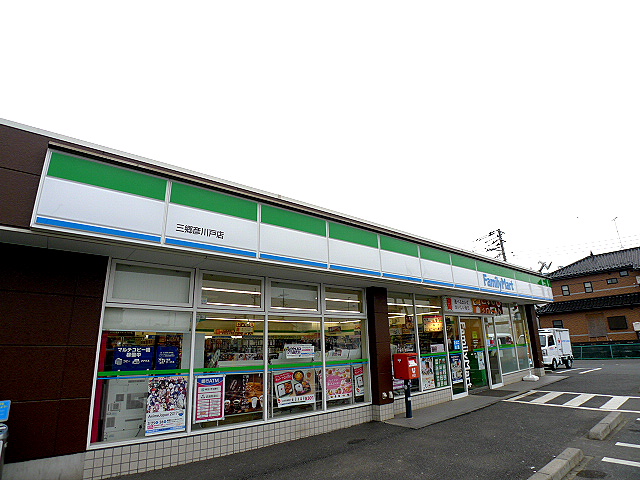 コンビニ　ファミリーマート 三郷彦川戸一丁目店（コンビニ）まで515m