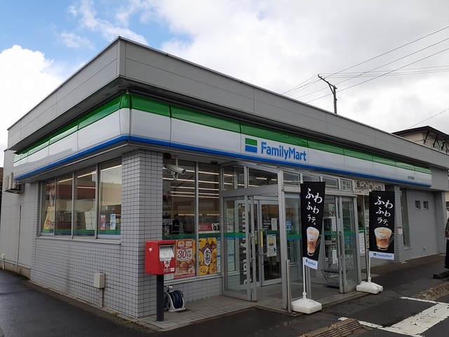 コンビニ　ファミリーマート大館大田面店（コンビニ）まで622m