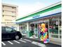 コンビニ　ファミリーマート日進三本木町店（コンビニ）まで181m