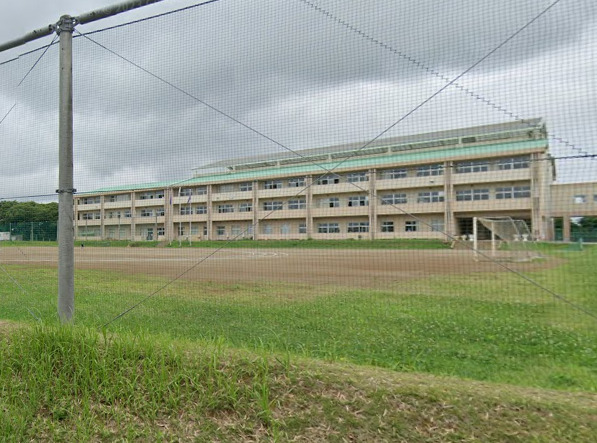 中学校　潮来第一中学校（中学校）まで941m