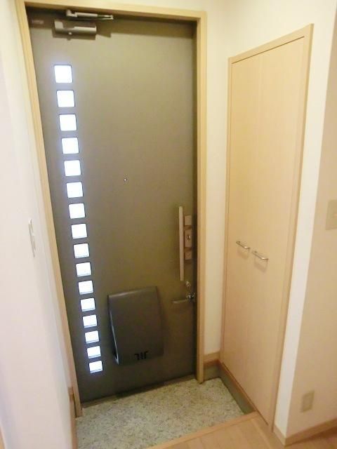 玄関　もちろんシューズボックス付き