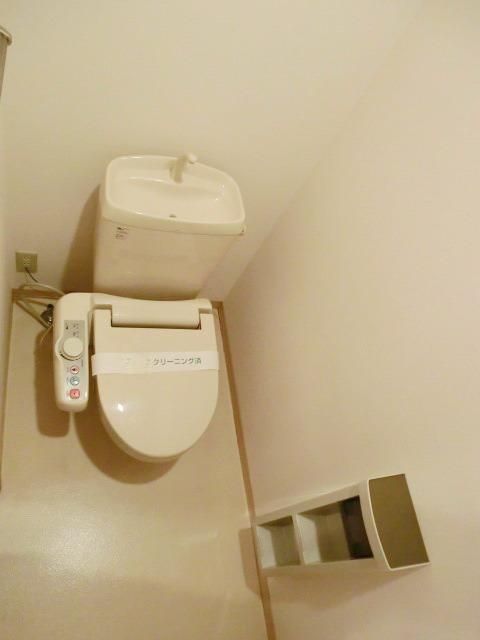 トイレ　ウォシュレット付きトイレです