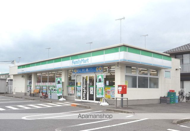 コンビニ　ファミリーマート（コンビニ）まで485m