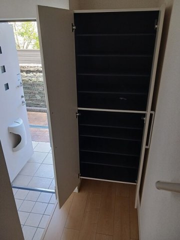 玄関　収納もある玄関です
