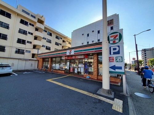 コンビニ　セブンイレブン 吹田南金田1丁目店（コンビニ）まで395m