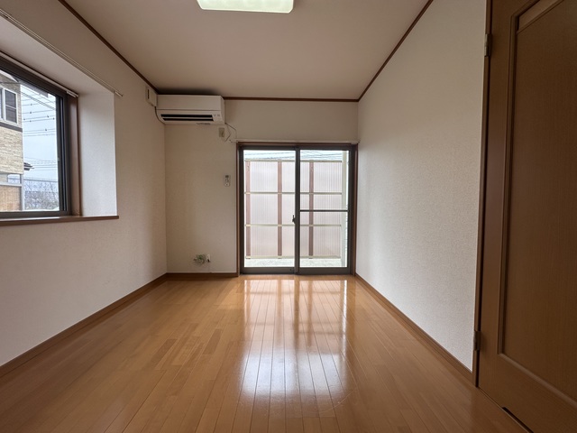 居室・リビング　※反転タイプ部屋画像