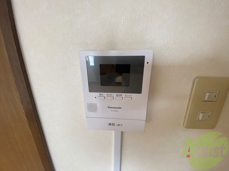セキュリティ　ＴＶモニター付インターホンです。来客者の顔が見えるので安心！