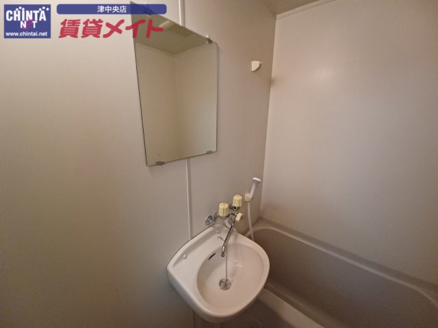 洗面設備　同物件別室画像