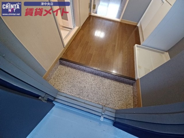 玄関　同物件別室画像
