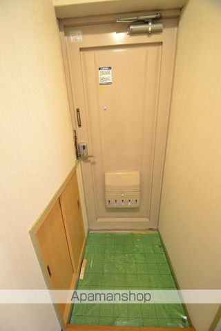 マンションアカデミーIIの玄関写真