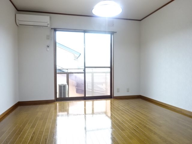 居室・リビング　202号室です（参考）