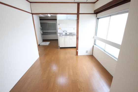 レジデンス西十日市の居間写真