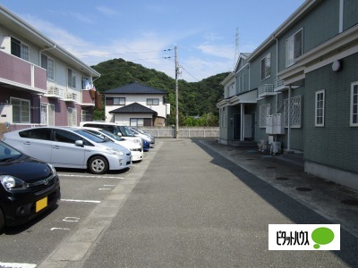 駐車場　駐車場