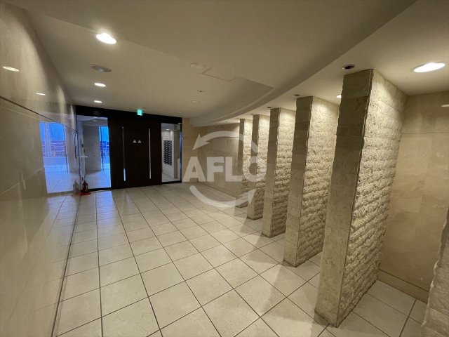 ロビー　サムティ本町東レジックス　ロビー