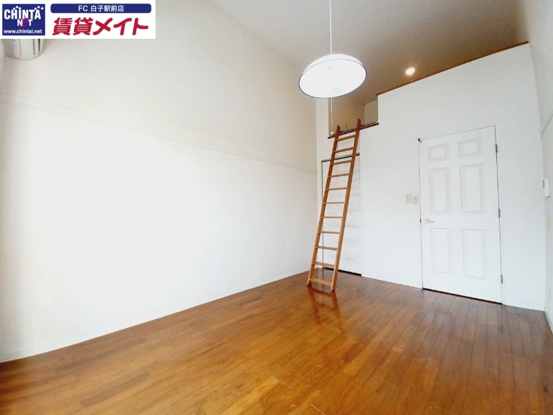 居室・リビング　同型参考写真
